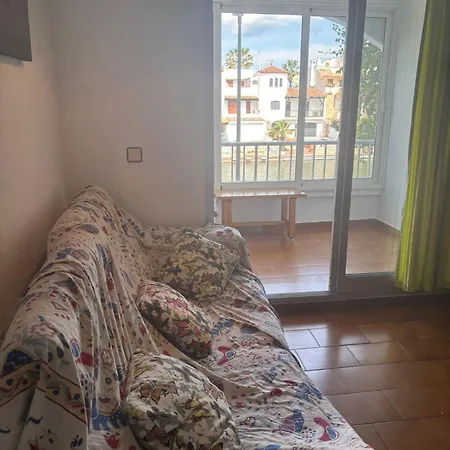 Gloria Crespo Poblat Tipic - Canal * Empuriabrava